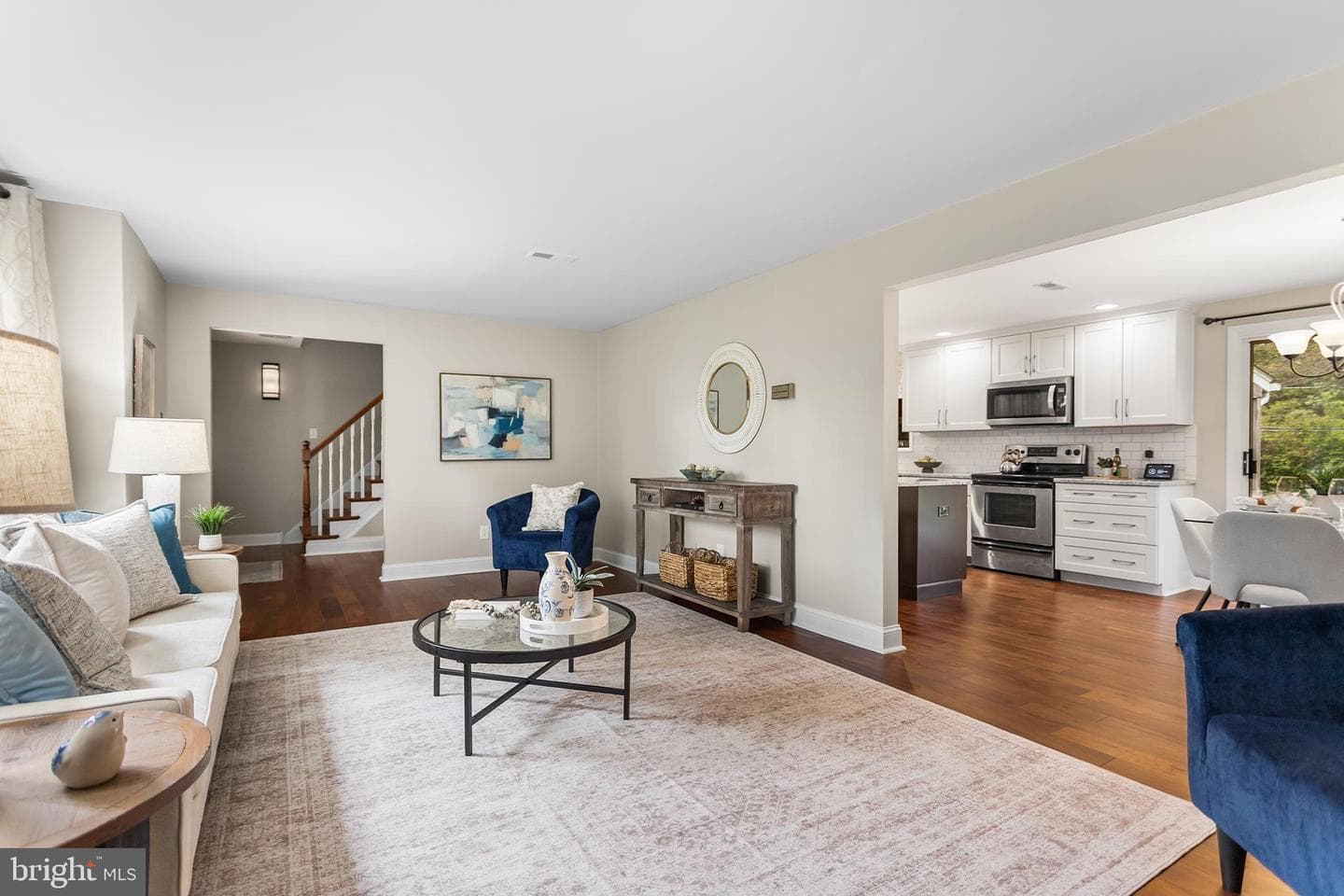 33 Stirling Way photo 4