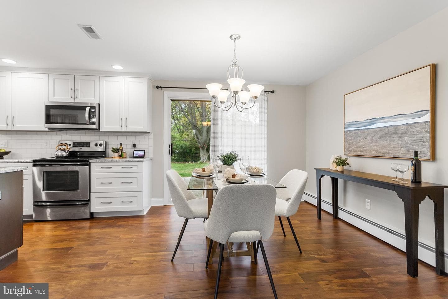 33 Stirling Way photo 6