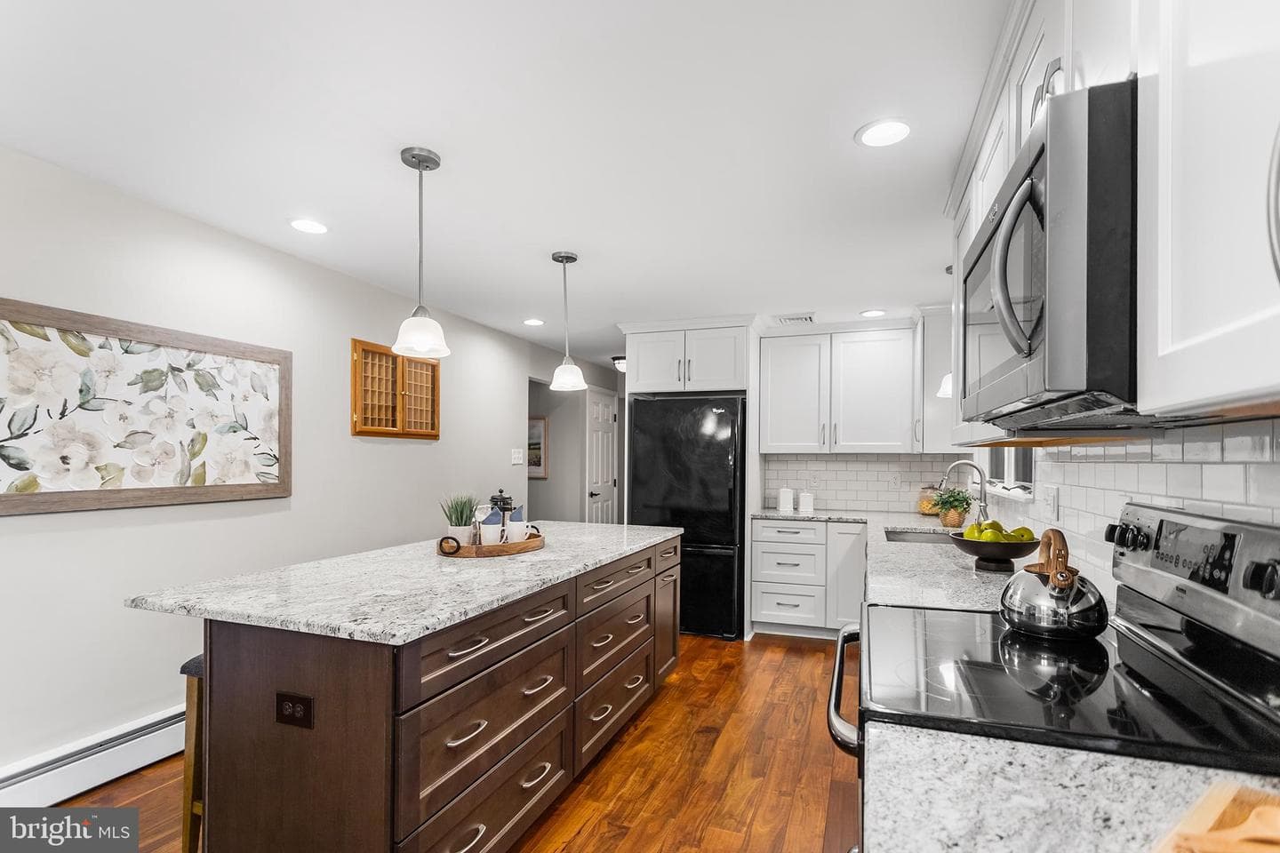 33 Stirling Way photo 8