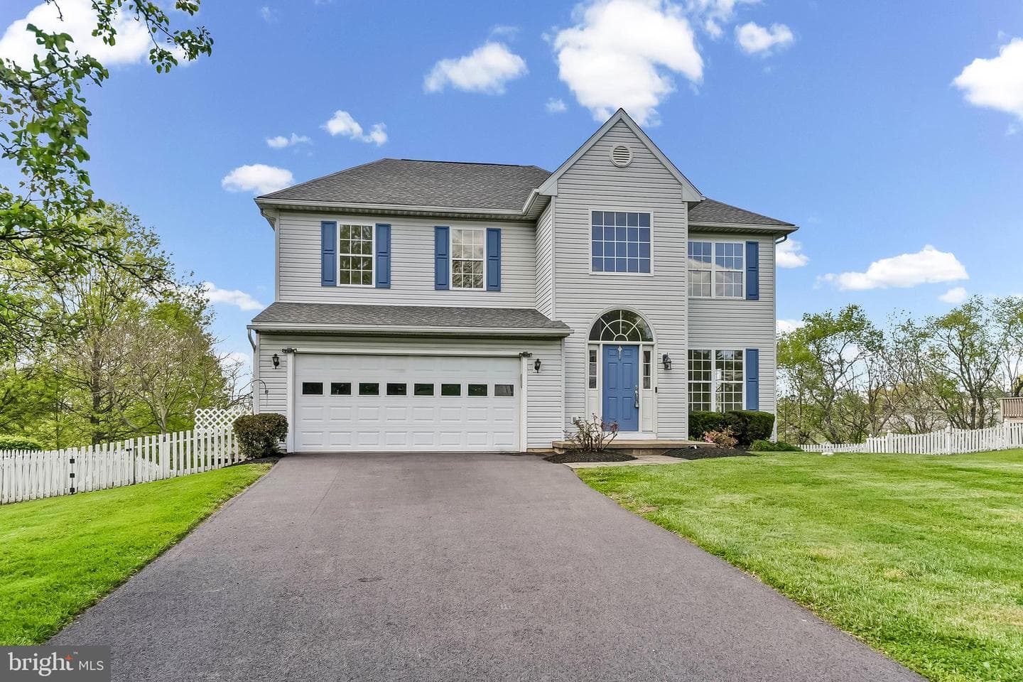 212 Sheffield Lane photo 1