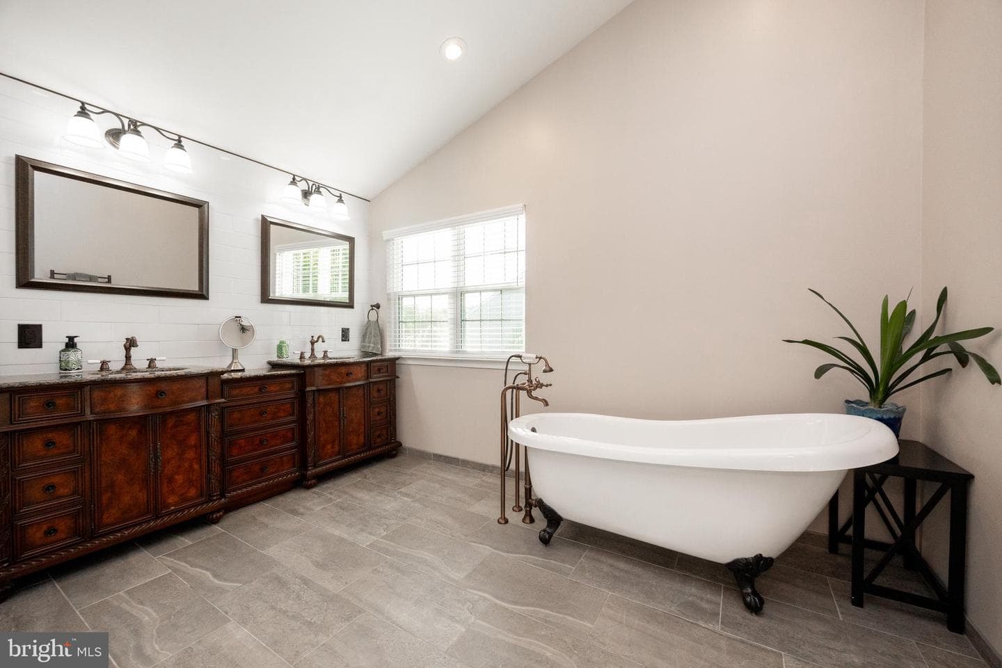912 Nottingham Road photo 45