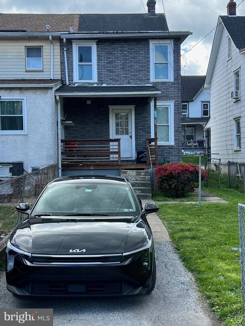 623 Belmont Street photo 13