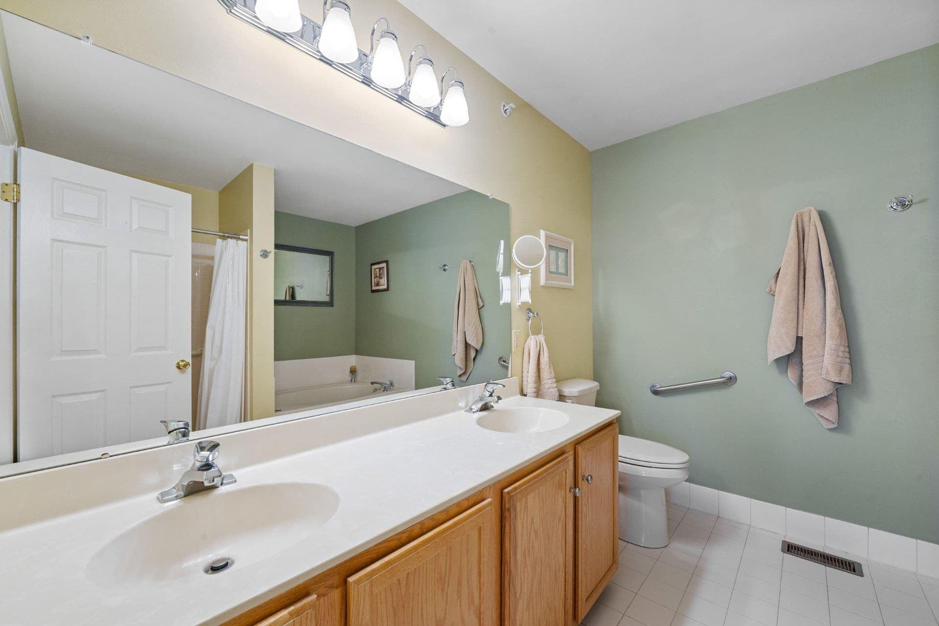 136 Sunnyhill Drive photo 22