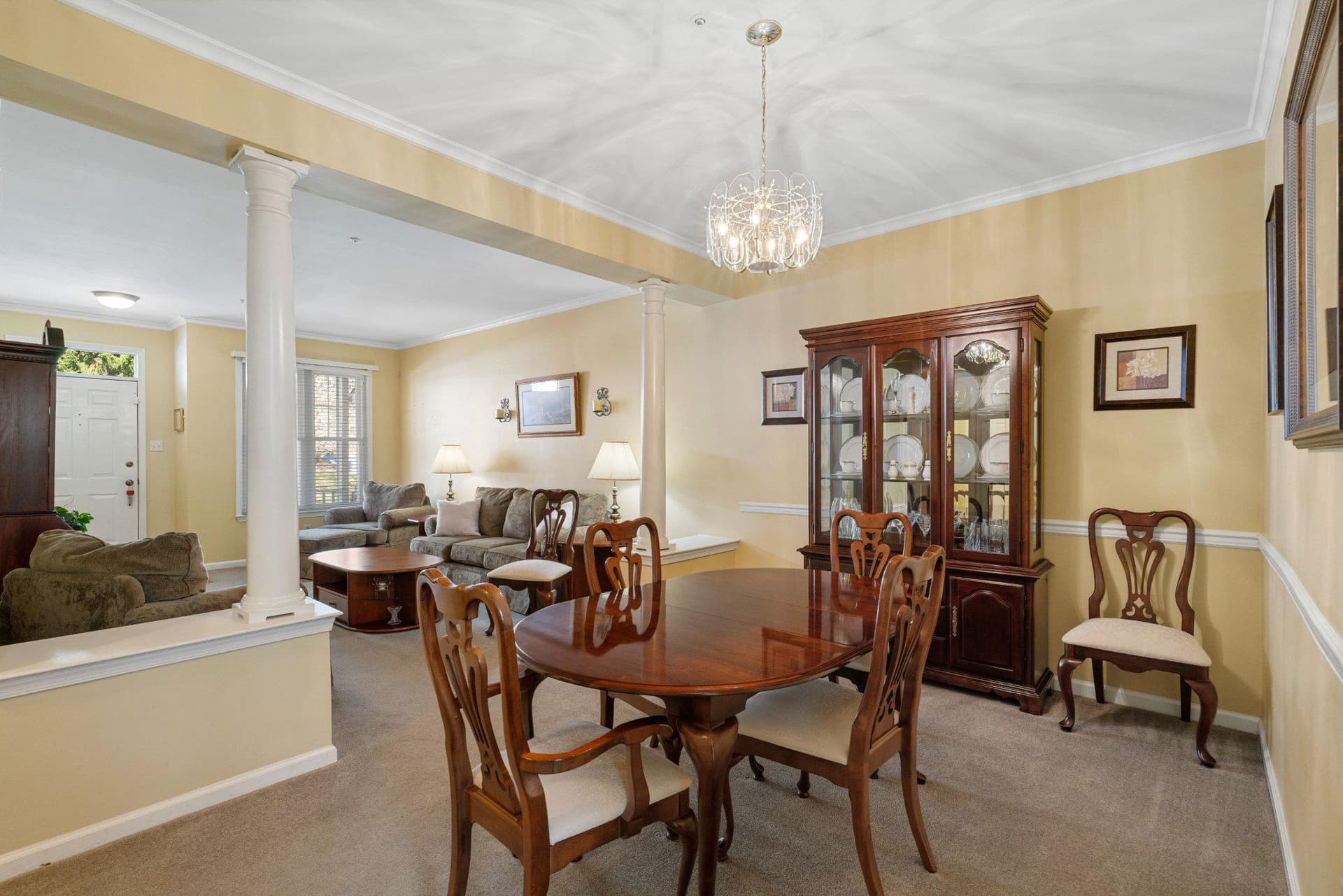 136 Sunnyhill Drive photo 4