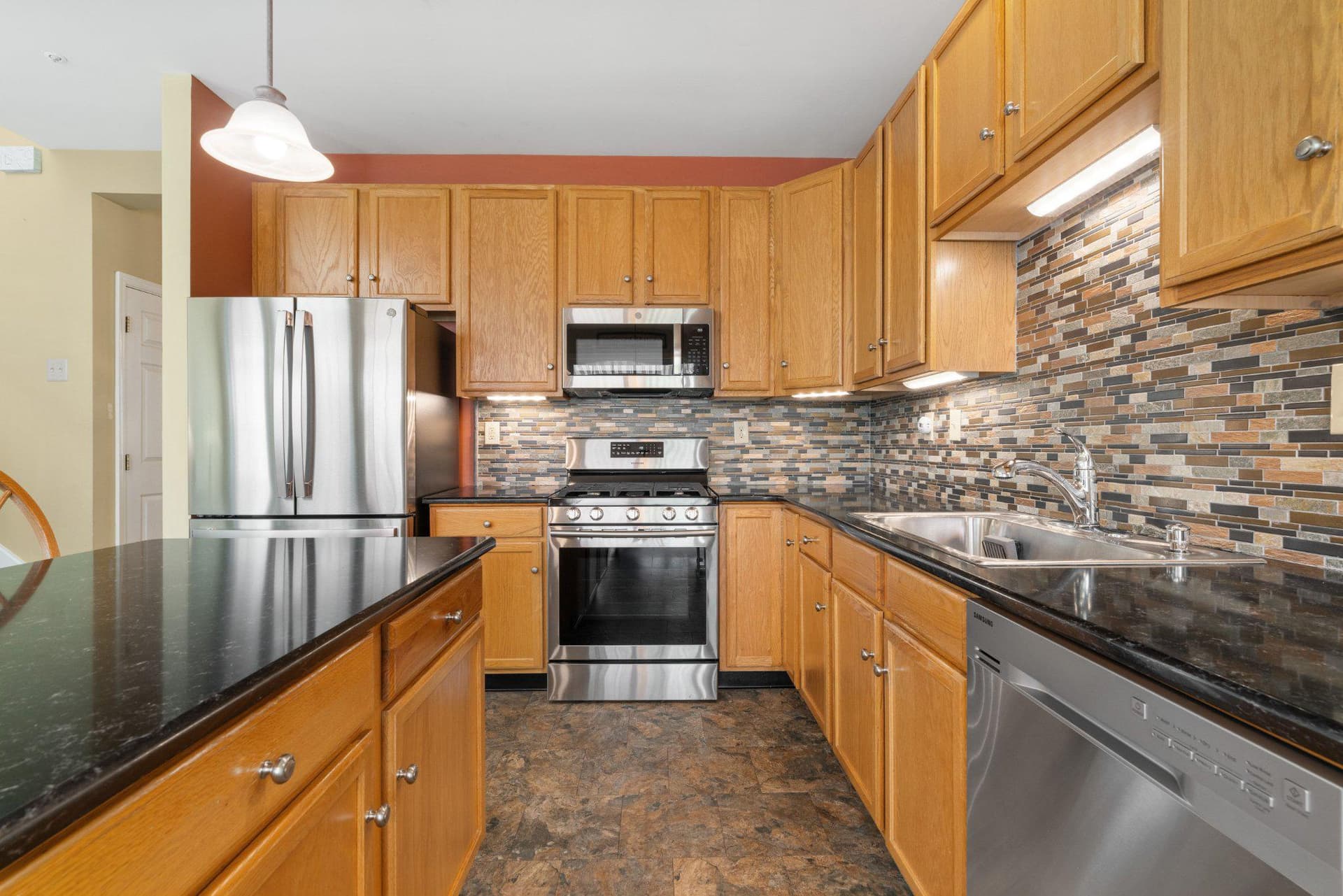 136 Sunnyhill Drive photo 8