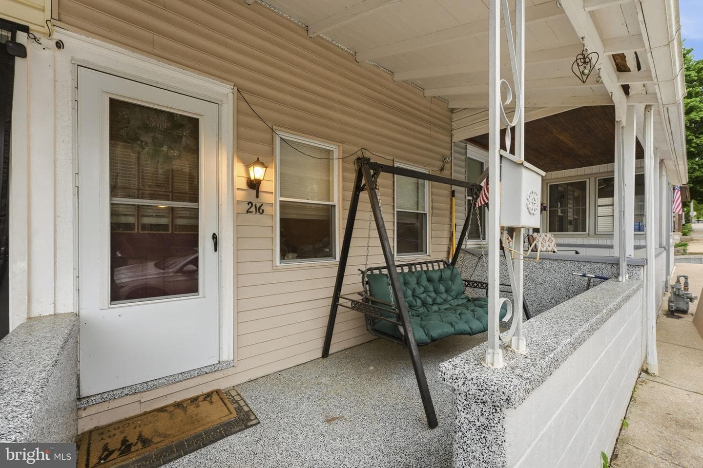 216 Grant Street photo 8