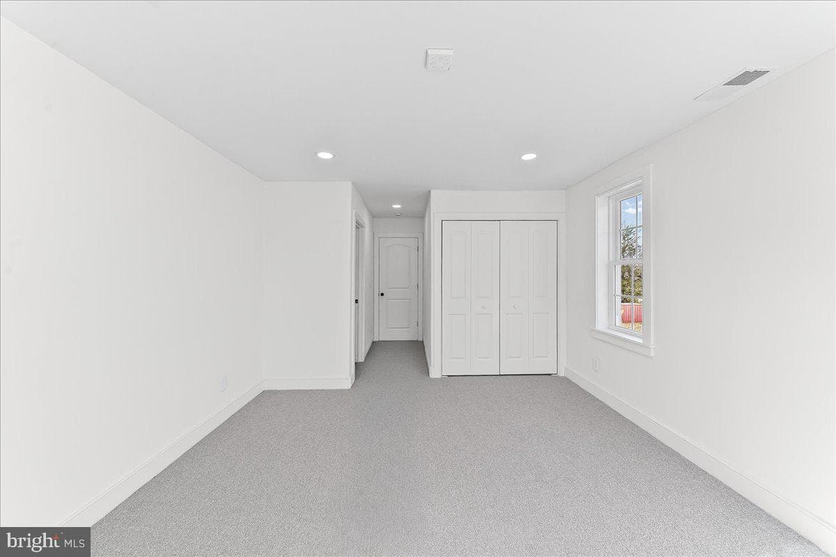 244 W Summit Avenue photo 32