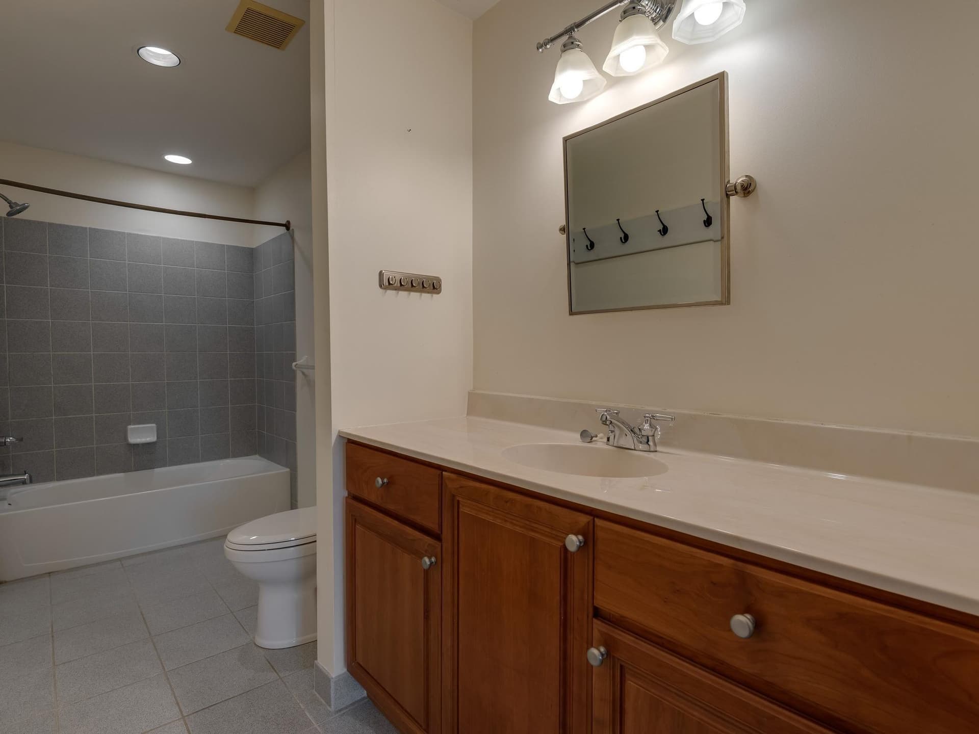178 Windgate Drive photo 35