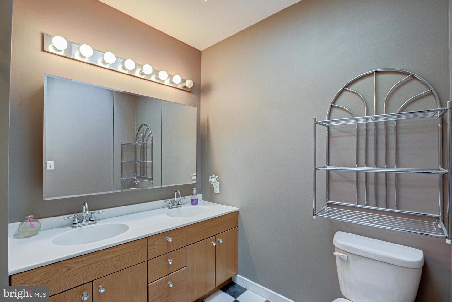 199 Sunnyside Road photo 35