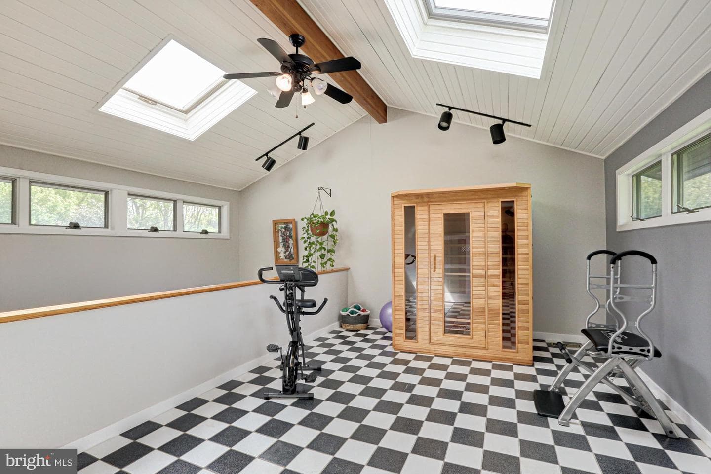 199 Sunnyside Road photo 37