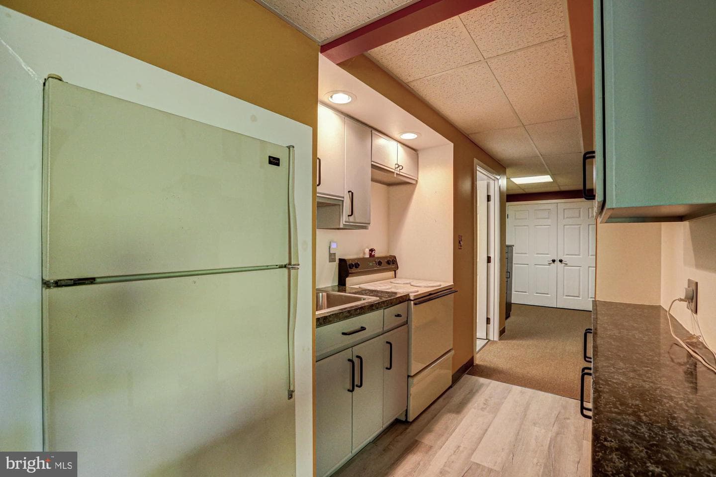 199 Sunnyside Road photo 42