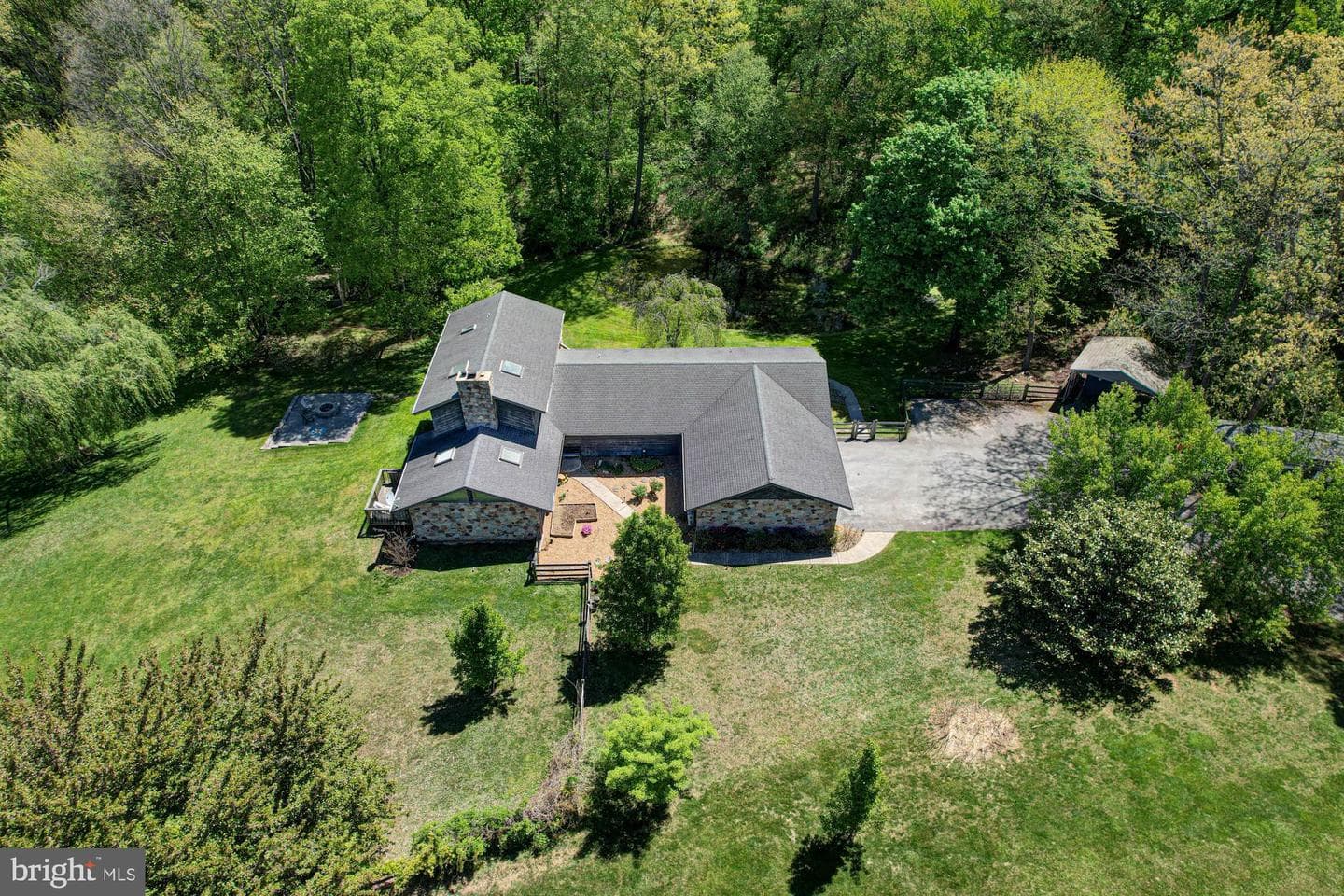 199 Sunnyside Road photo 59