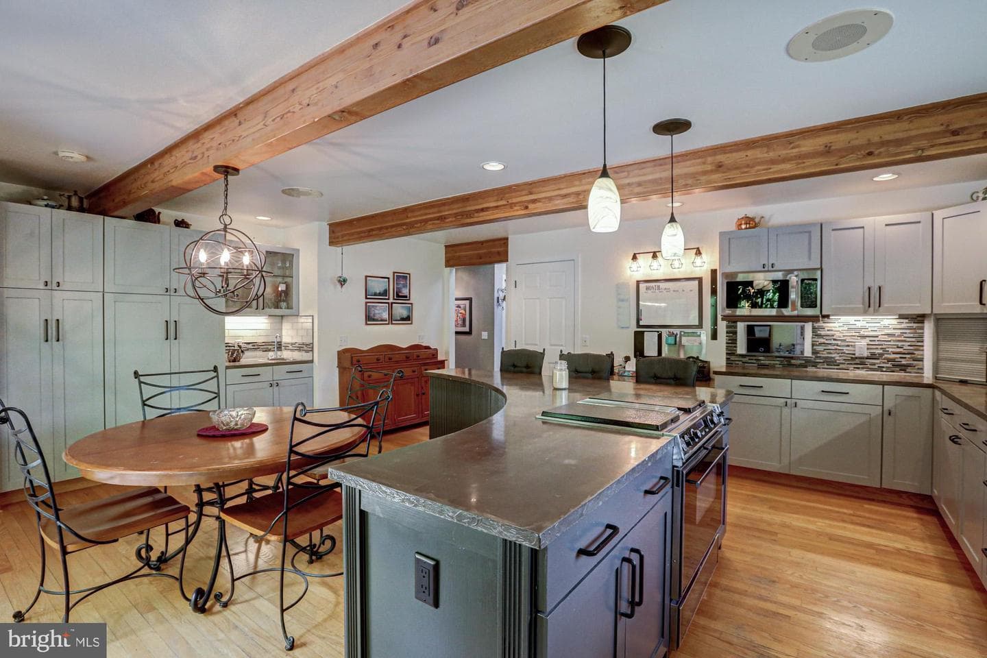 199 Sunnyside Road photo 8