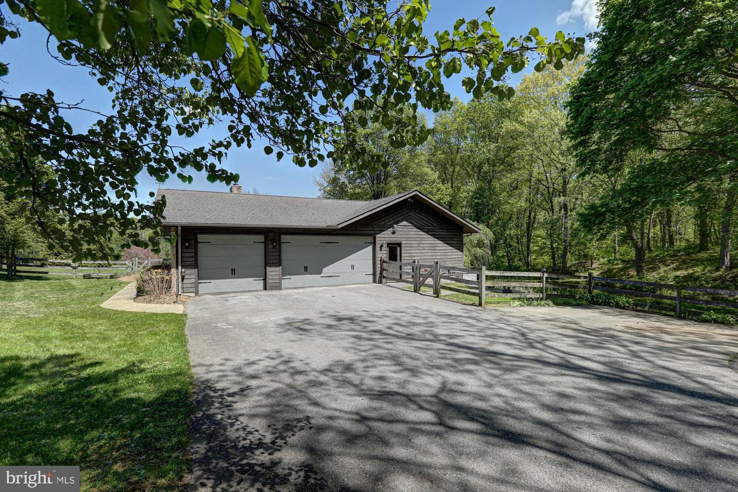 199 Sunnyside Road photo 82