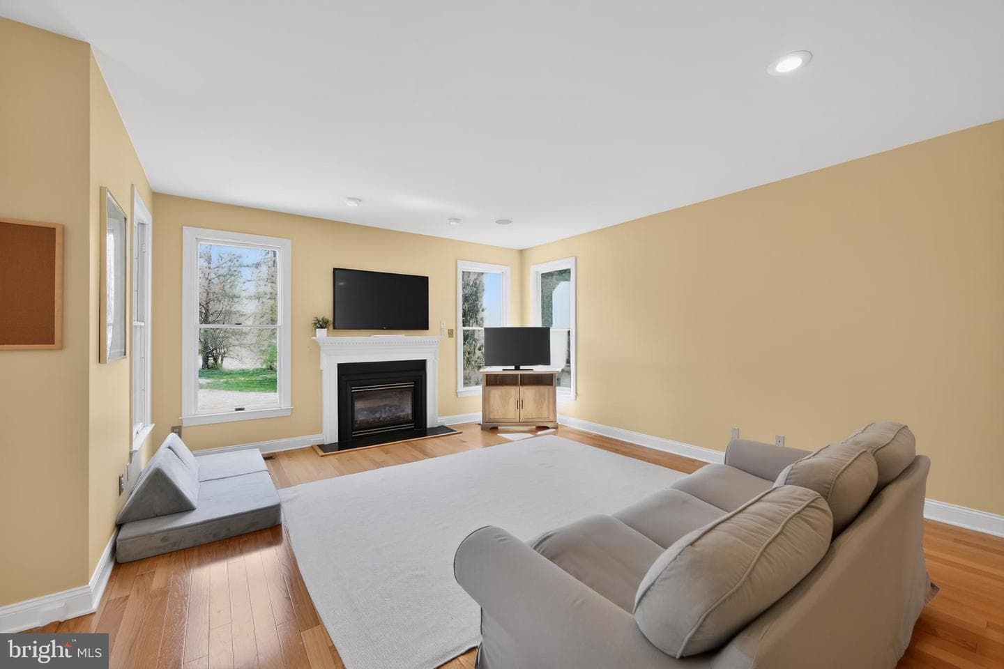 103 N Iroquois Lane photo 21