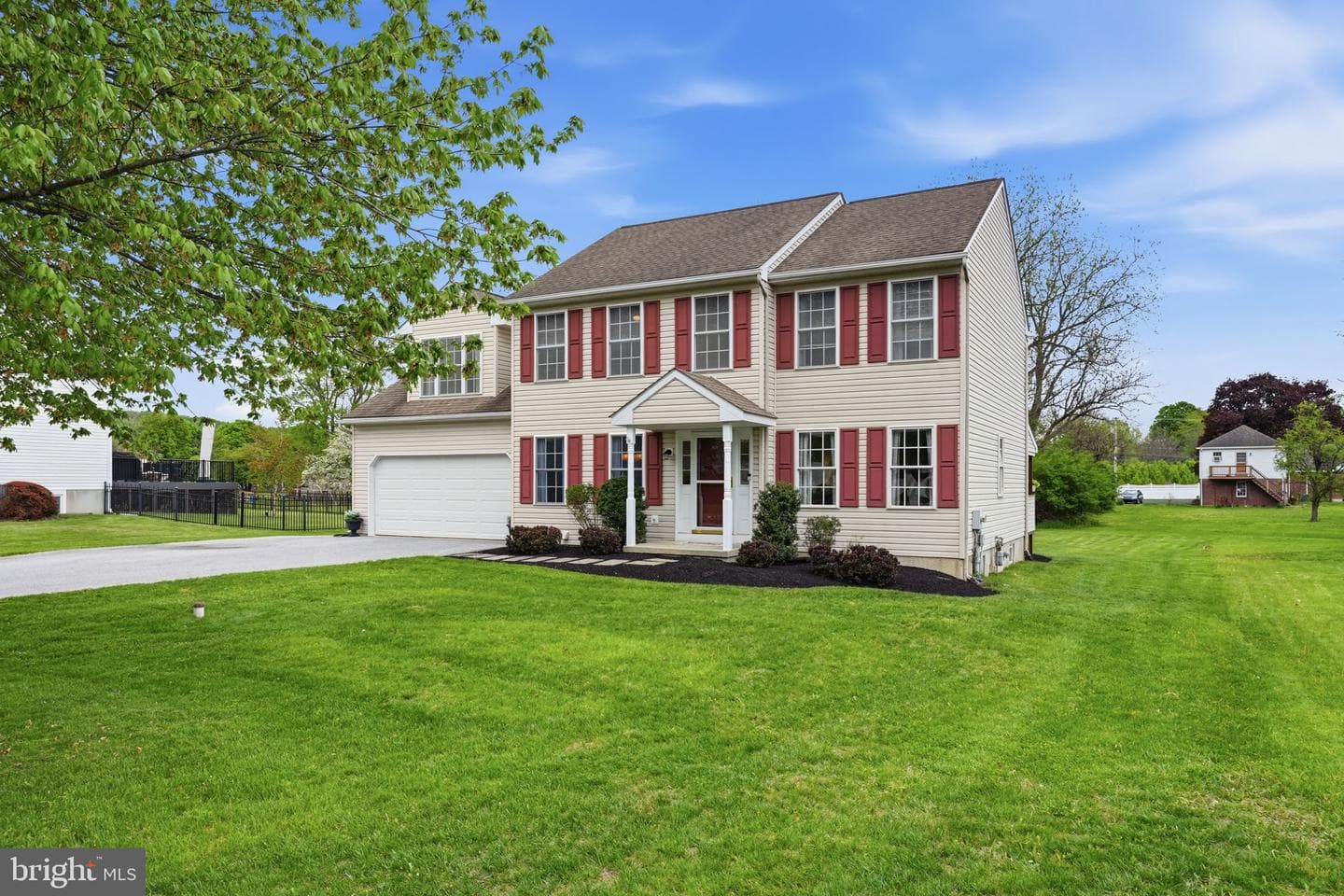 106 Stonebridge Lane photo 2