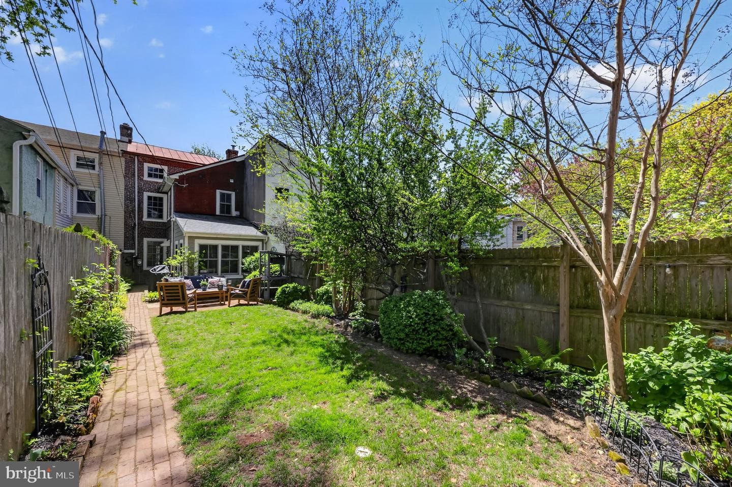 237 W Barnard Street photo 31