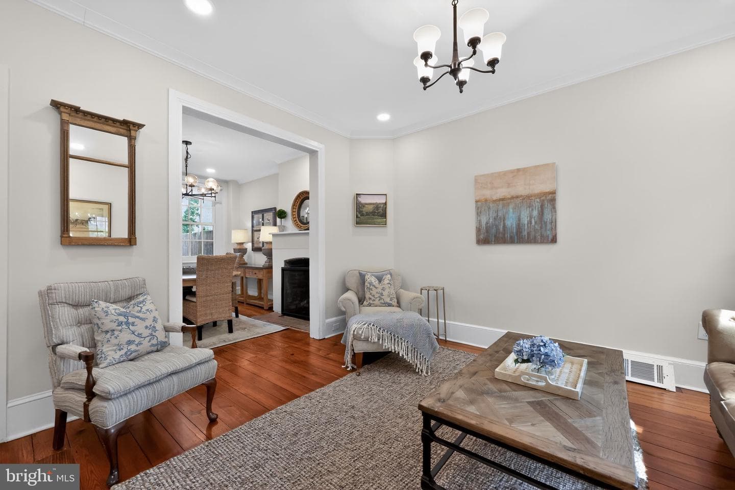 237 W Barnard Street photo 8