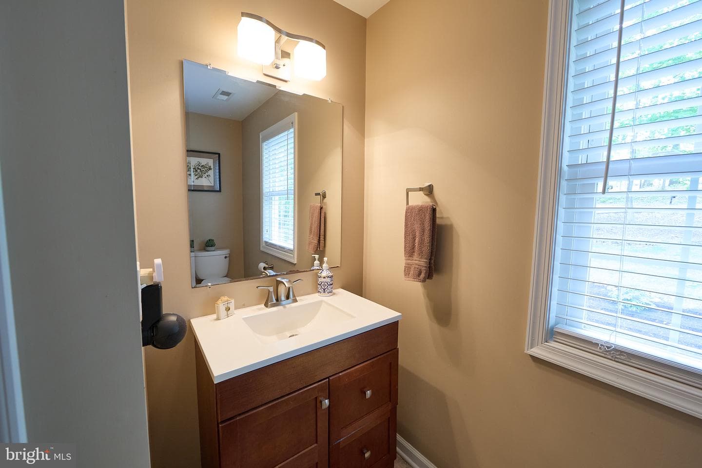 661 St Matthews Road photo 45