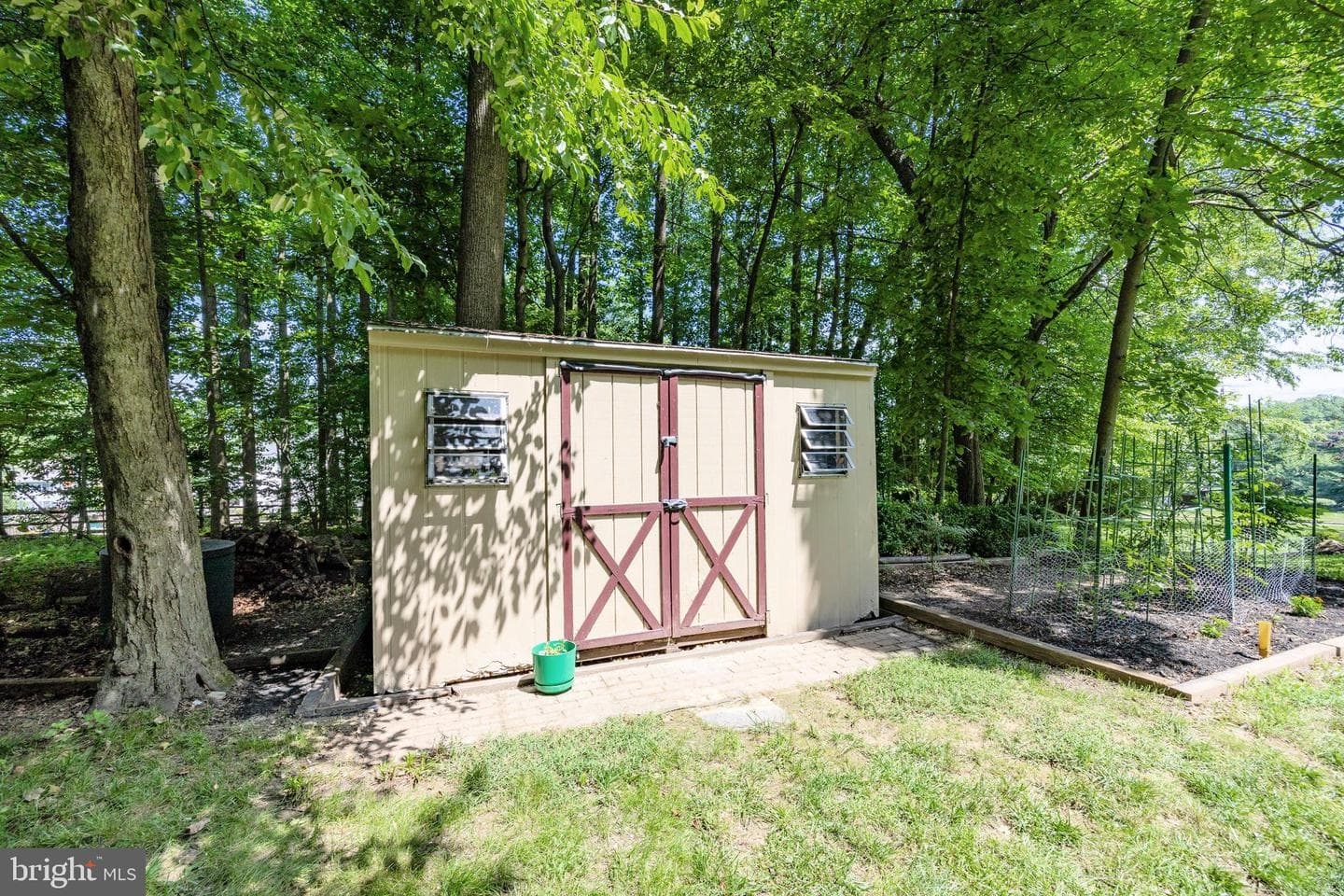 520 Peck Road photo 36