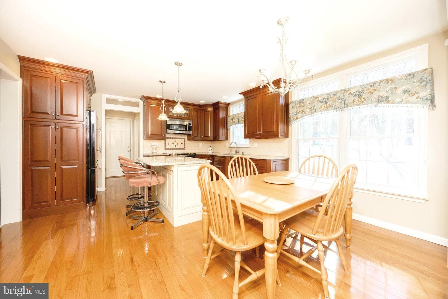 520 Peck Road photo 8