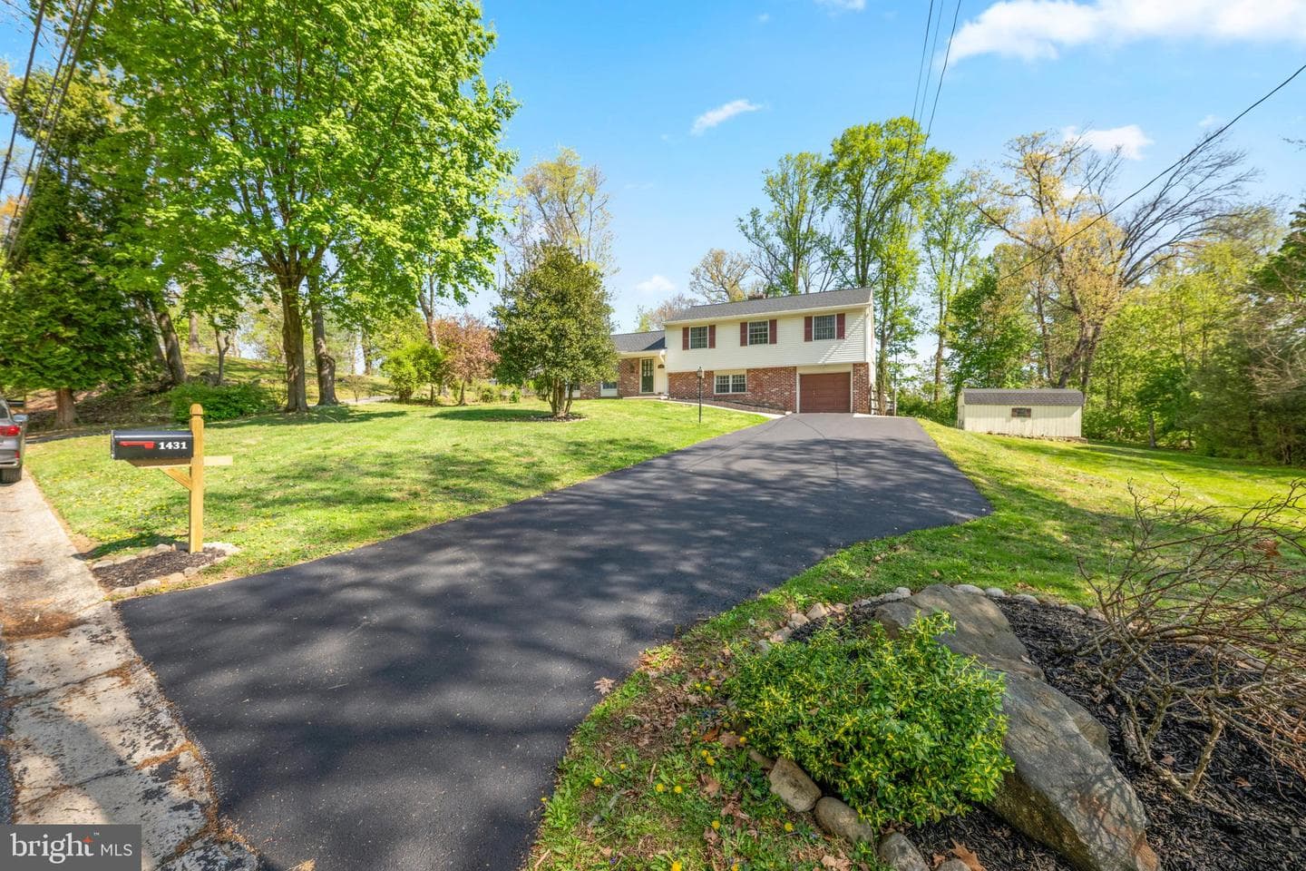 1431 Clover Lane photo 3