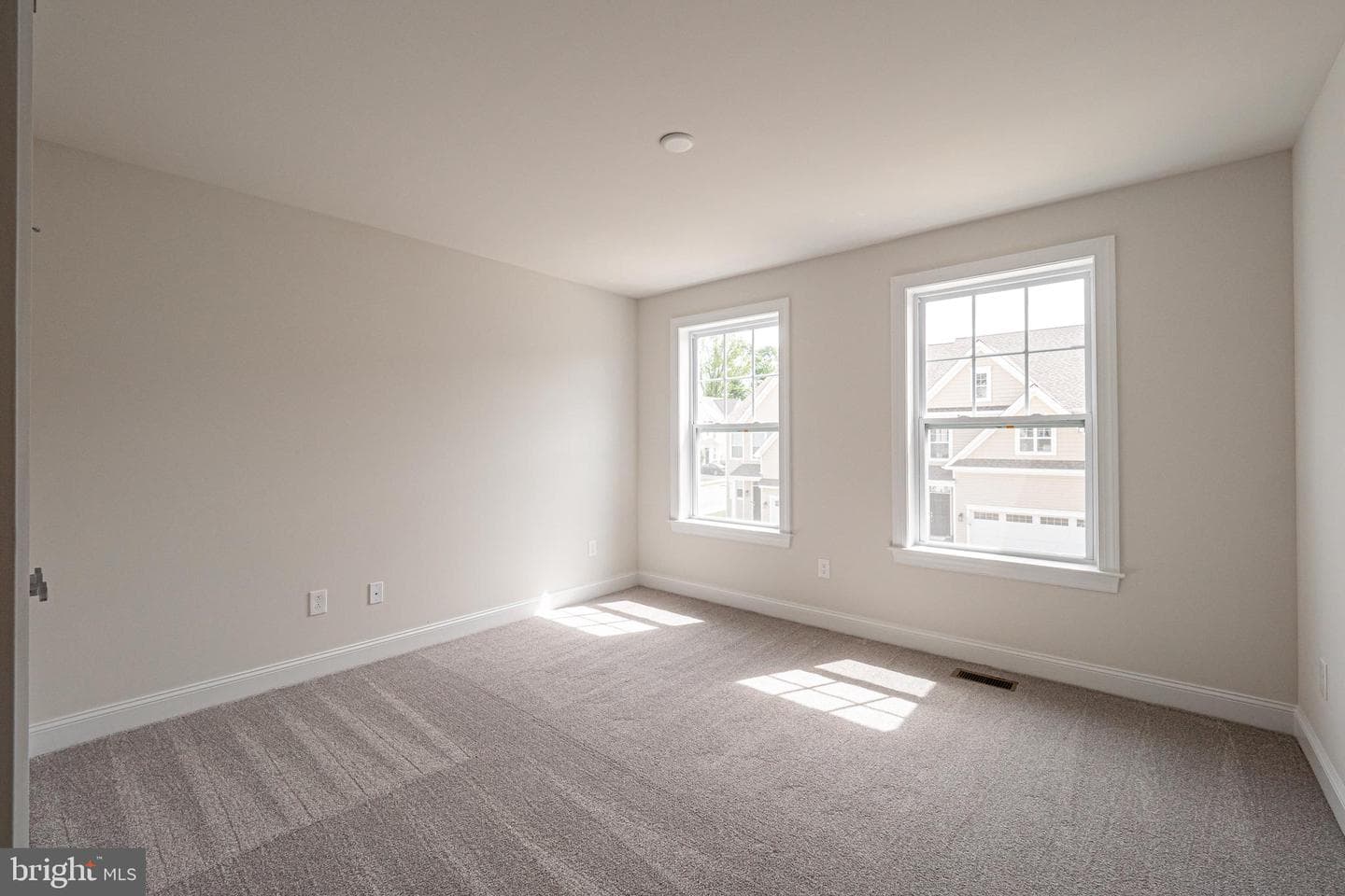 604 Albion Place photo 14