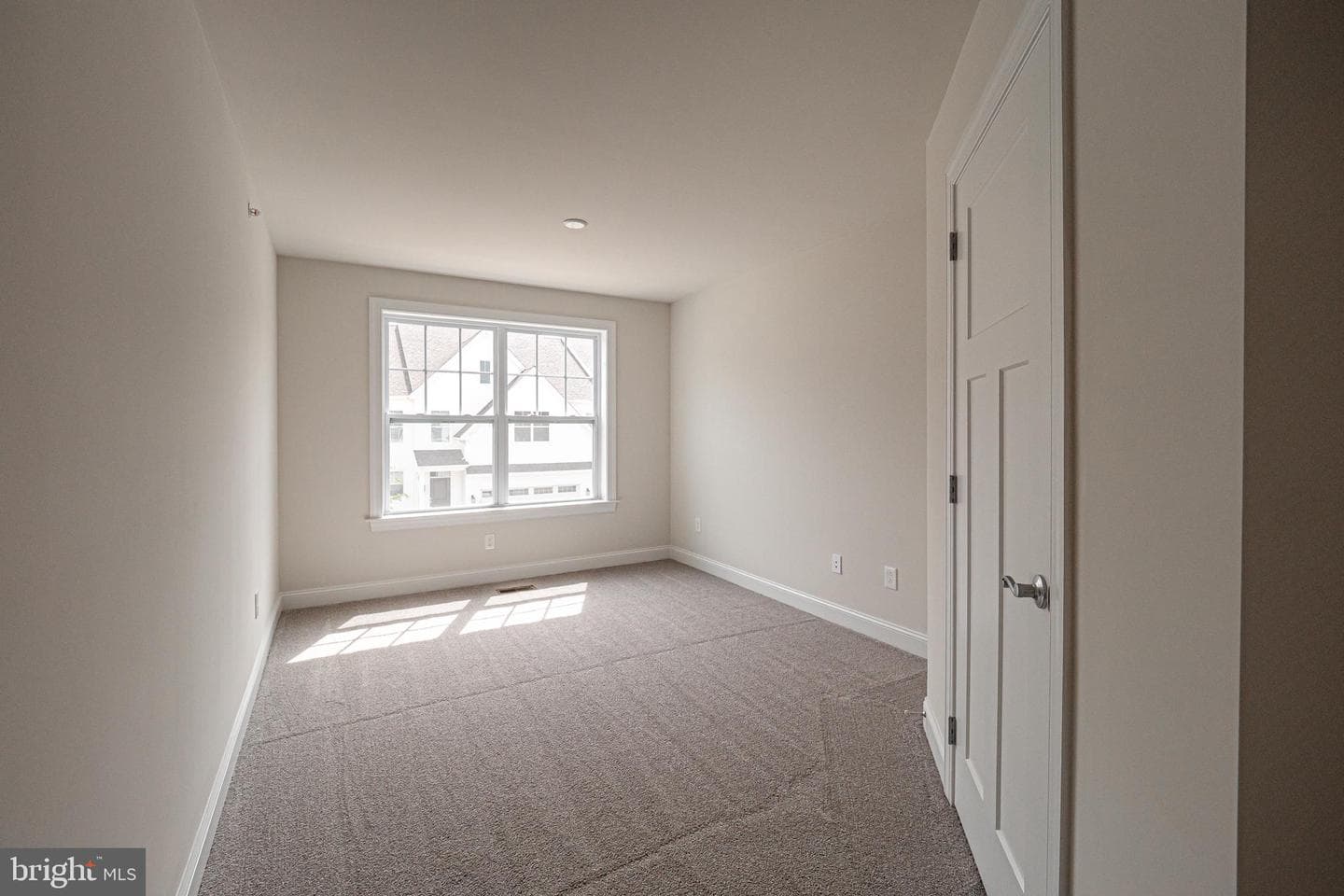 604 Albion Place photo 16