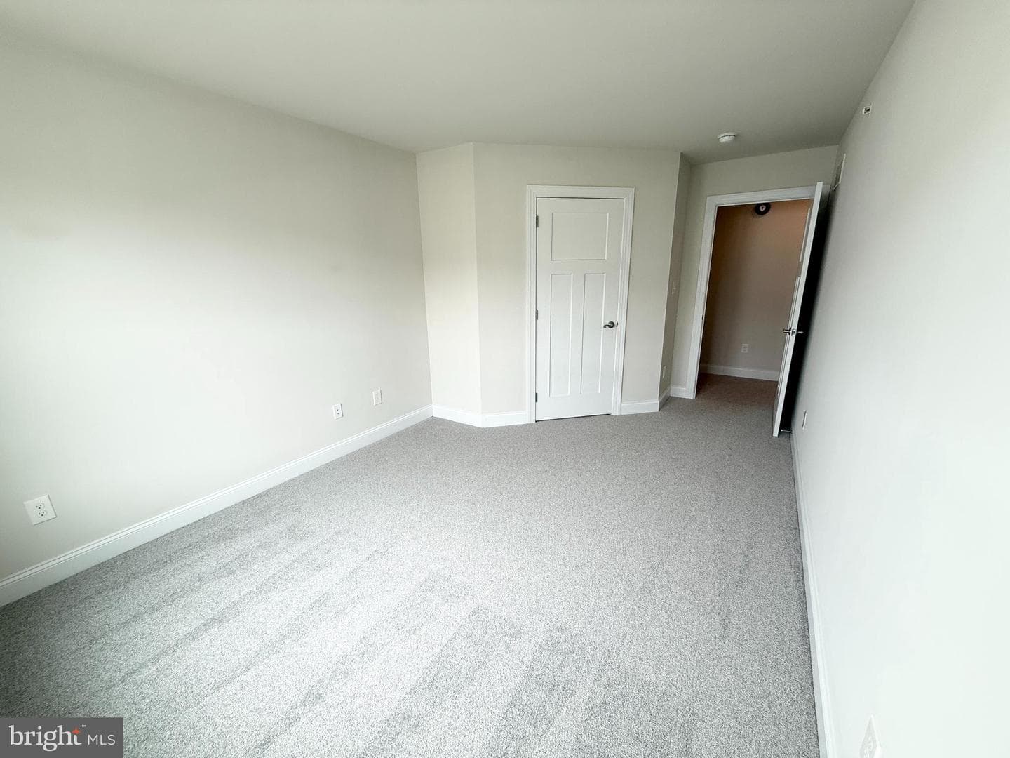 604 Albion Place photo 17