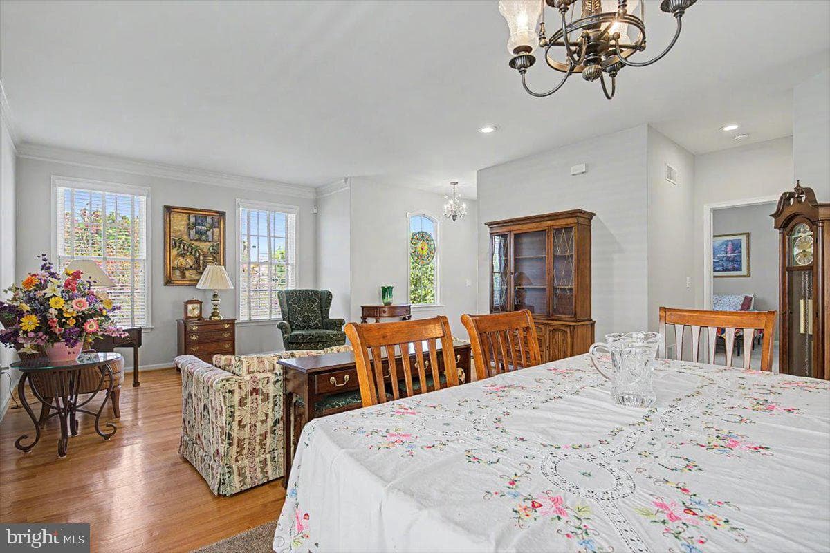 328 Carlisle Drive photo 13