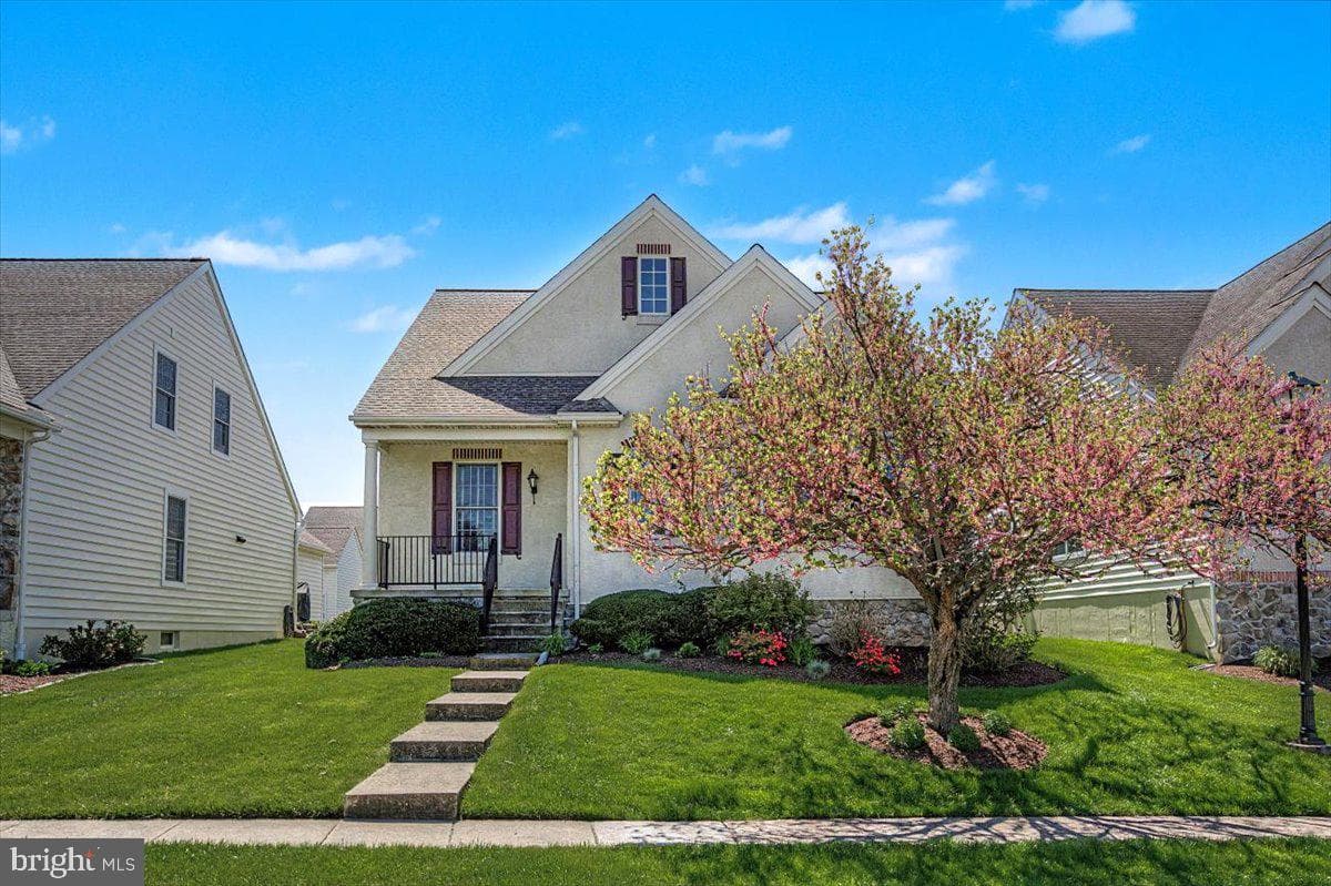 328 Carlisle Drive photo 3