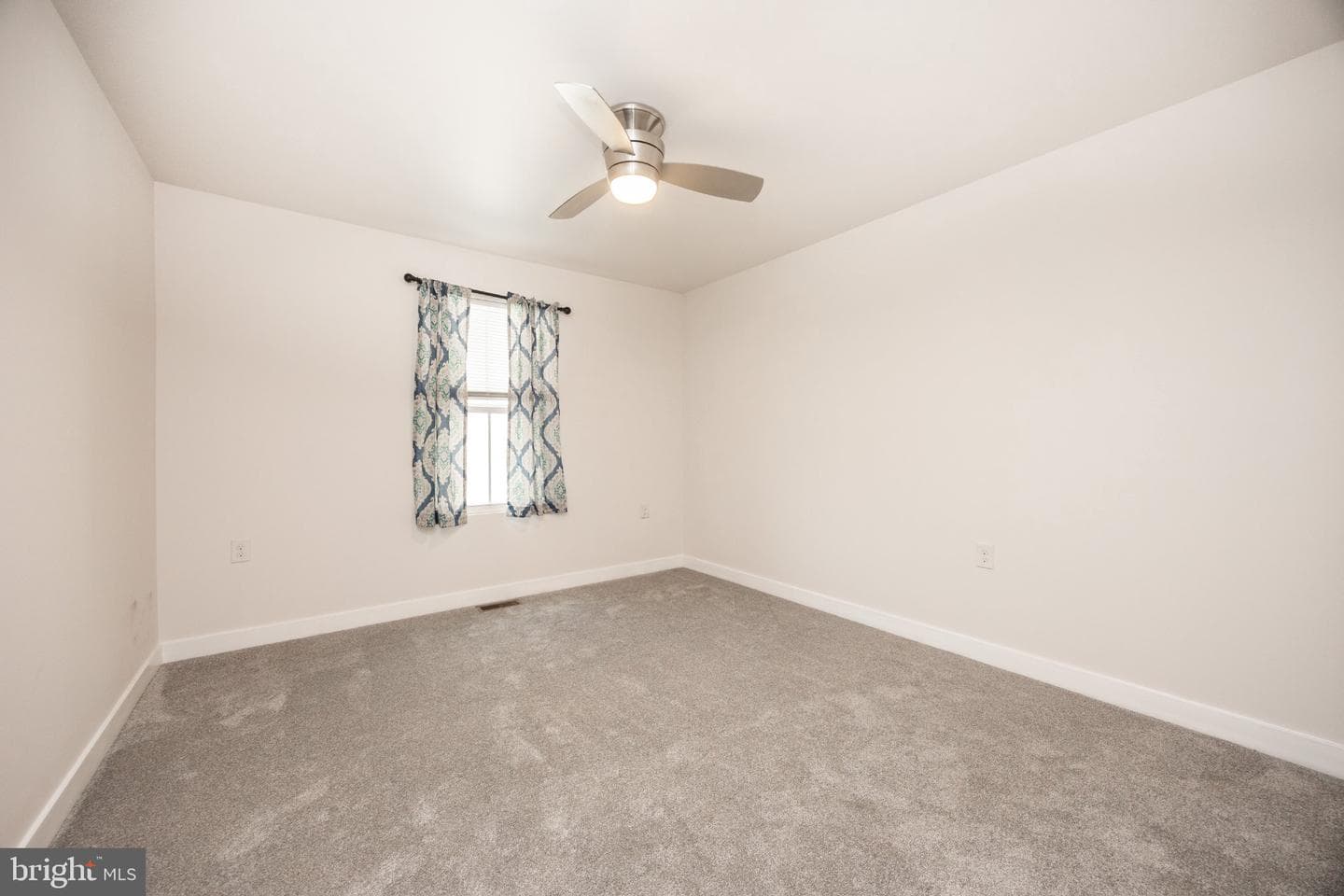 214 Folin Street photo 19
