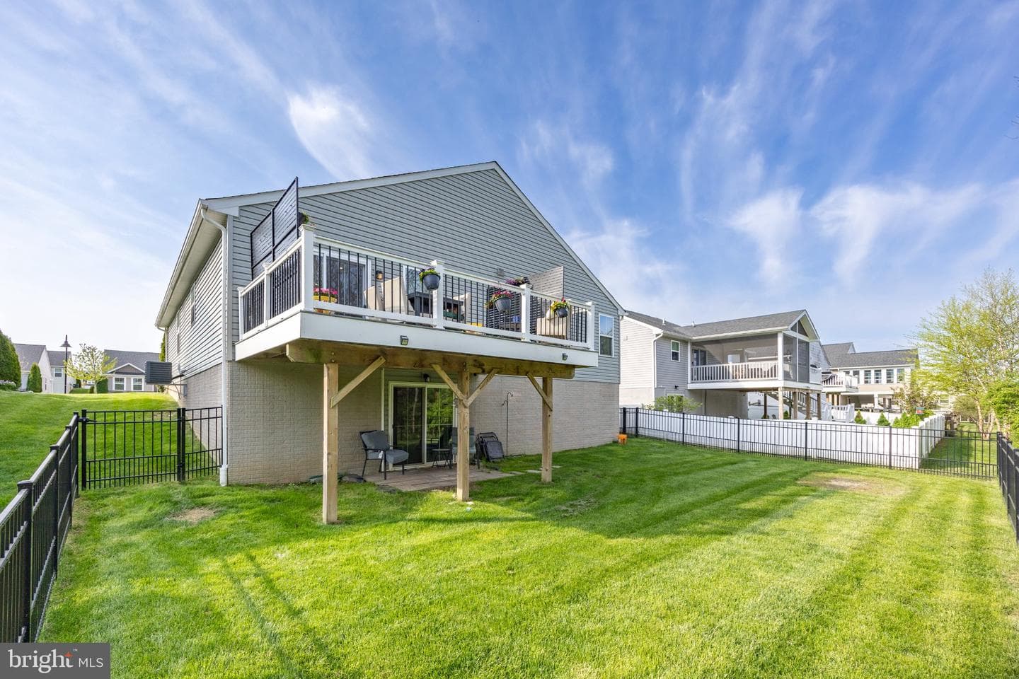 214 Folin Street photo 23