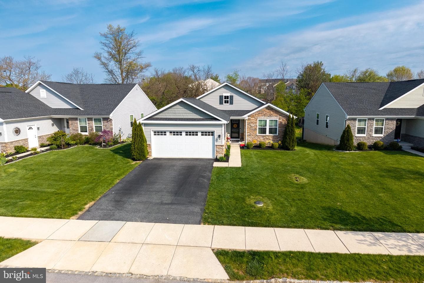 214 Folin Street photo 31