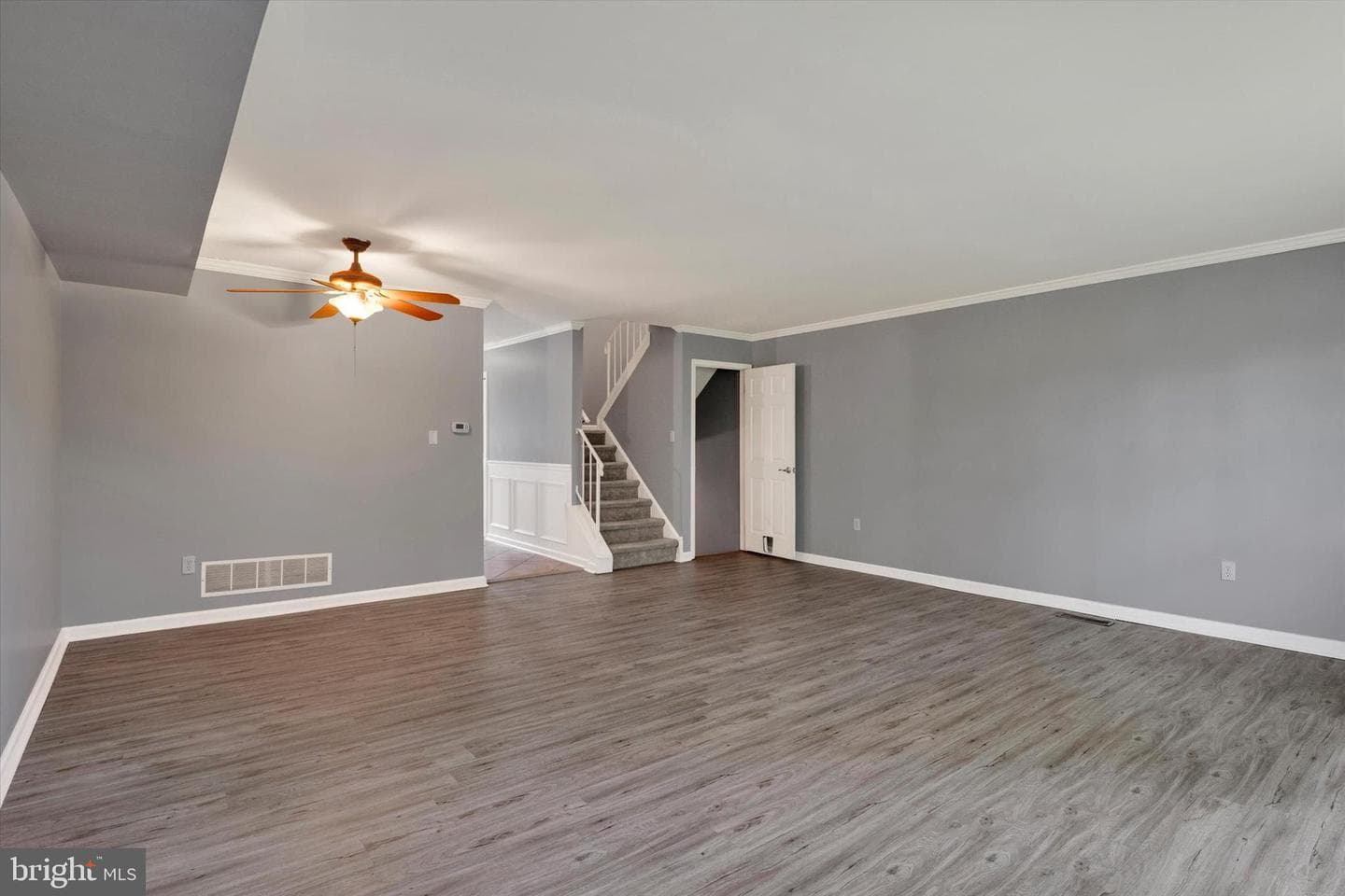 330 Carlyn Court photo 10