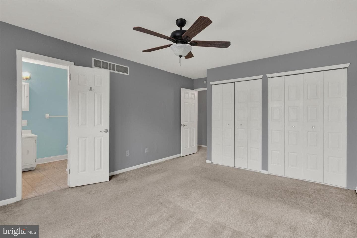 330 Carlyn Court photo 16
