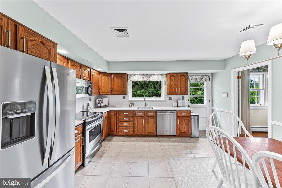 1026 Waltham Road photo 21