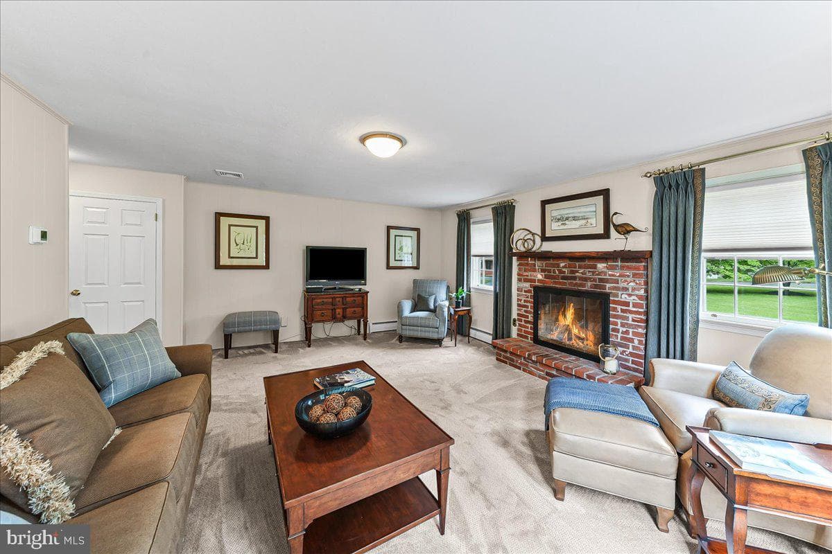 1026 Waltham Road photo 23
