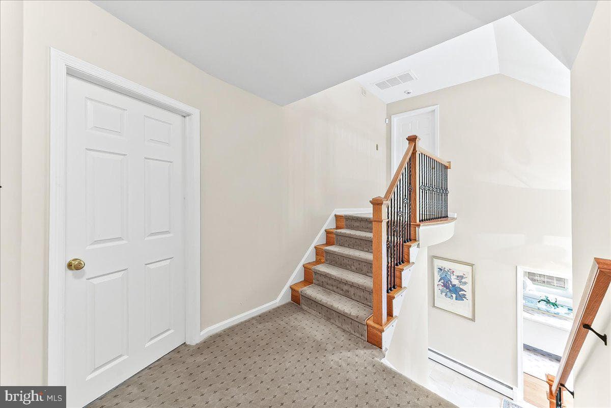 1026 Waltham Road photo 27