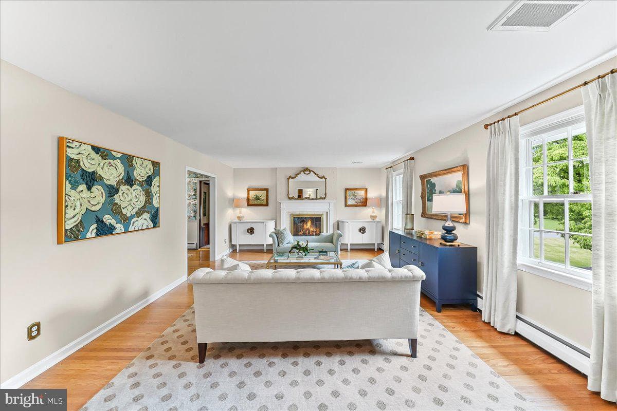 1026 Waltham Road photo 8