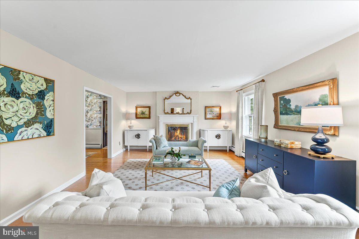1026 Waltham Road photo 9