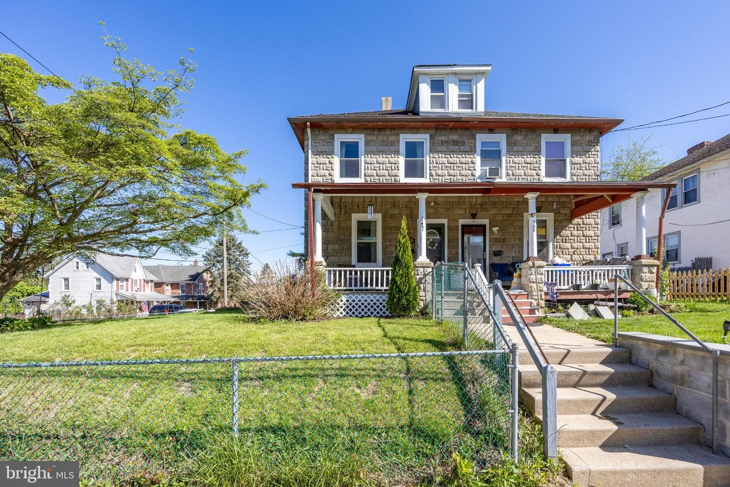 147 W Summit Ave photo 1
