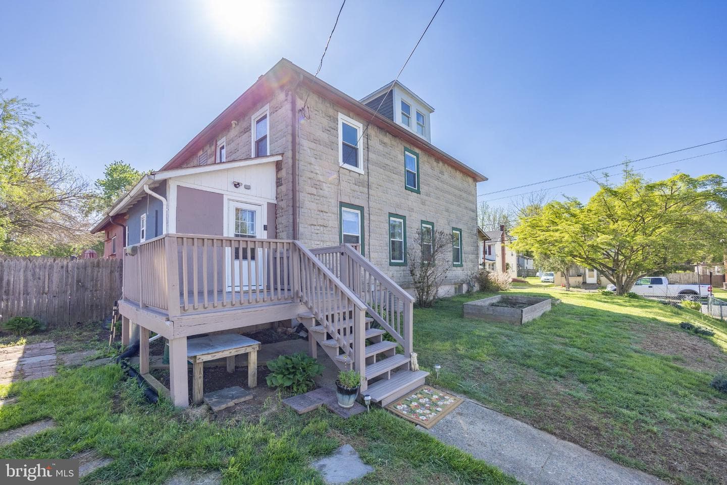 147 W Summit Ave photo 38