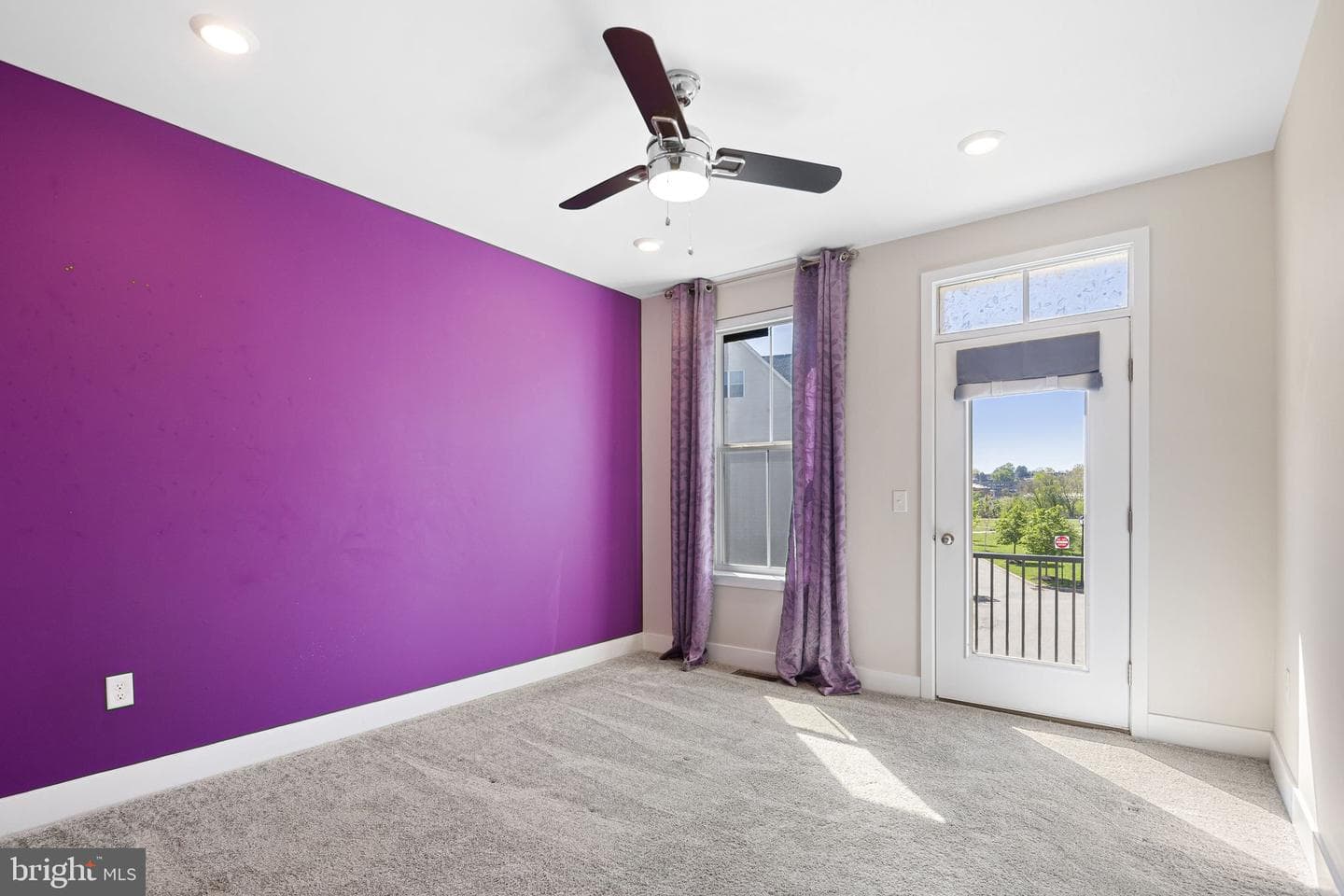 369 Foundry Street photo 12