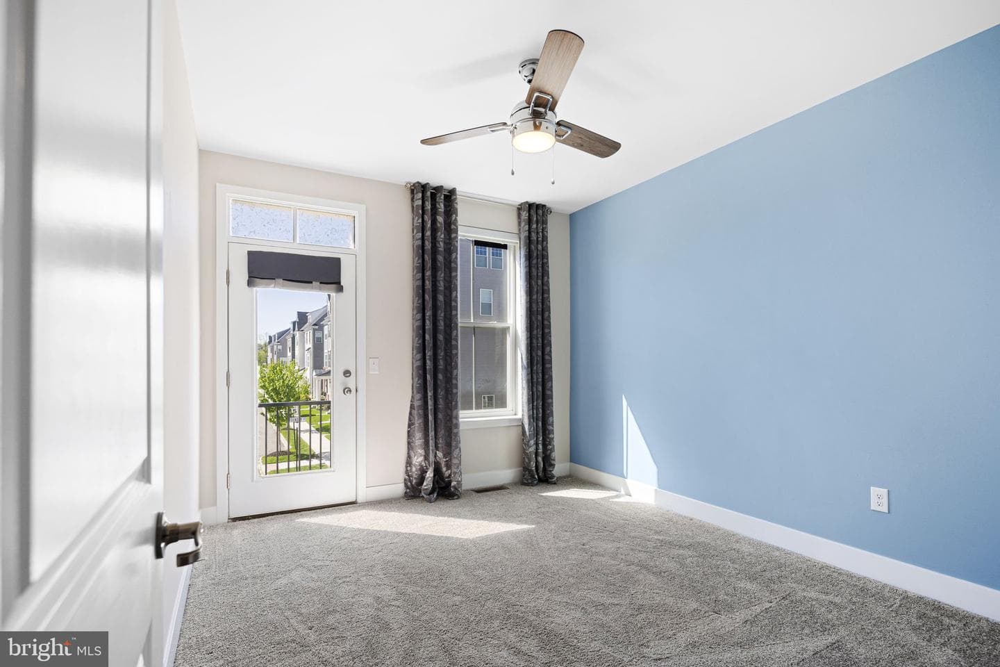 369 Foundry Street photo 15