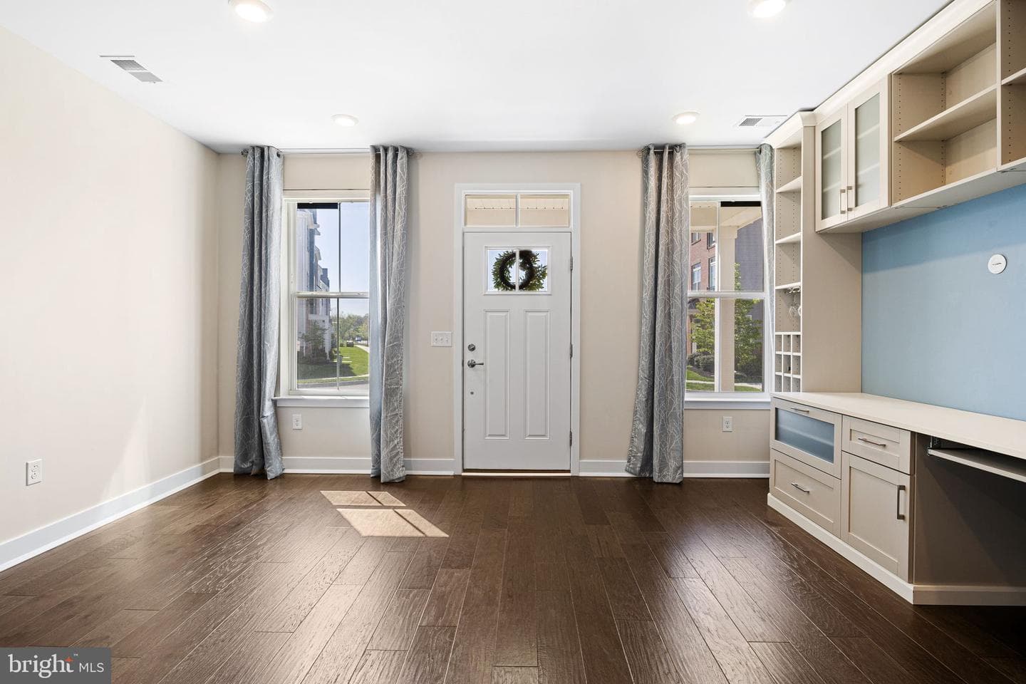 369 Foundry Street photo 3