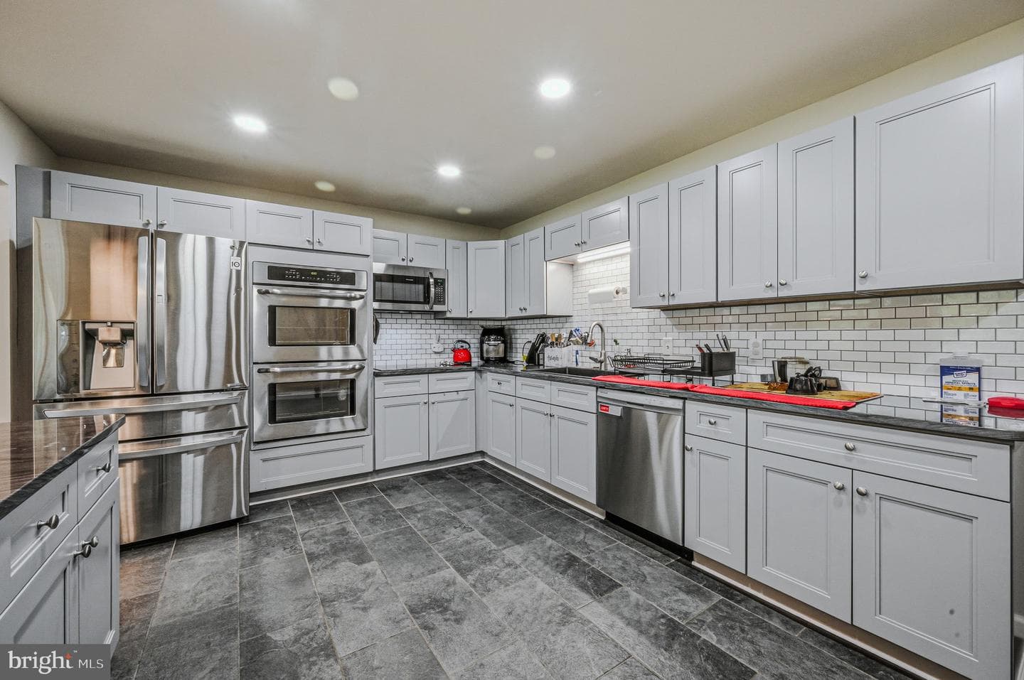 203 Northbank Road photo 3