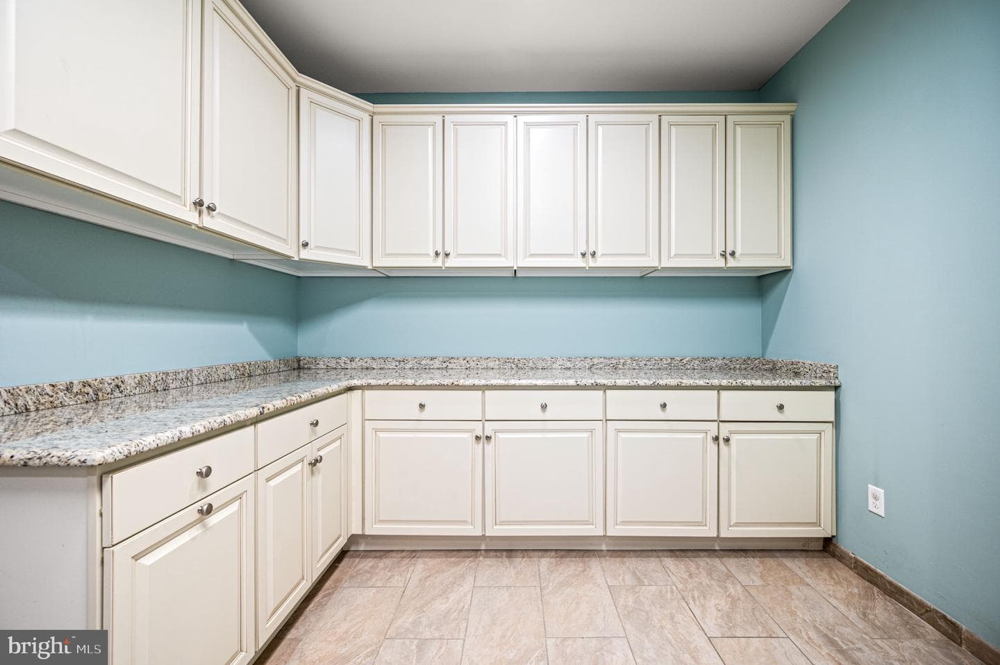 26 Colonial Drive photo 41