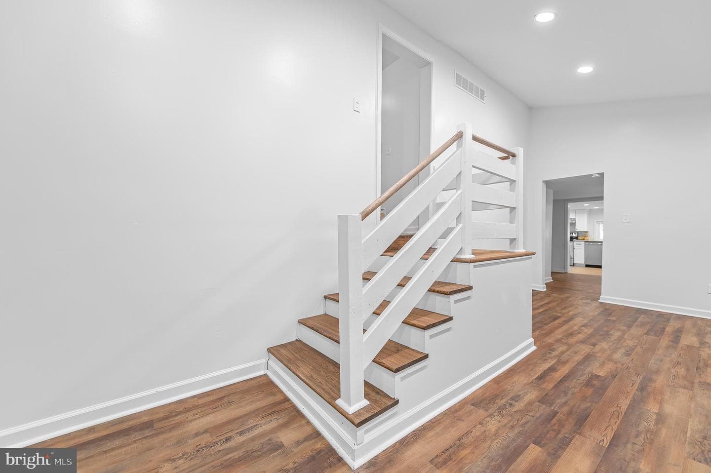 1402 Valley Road photo 15