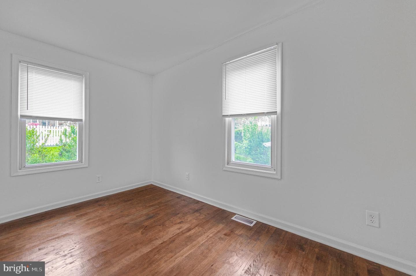 1402 Valley Road photo 20